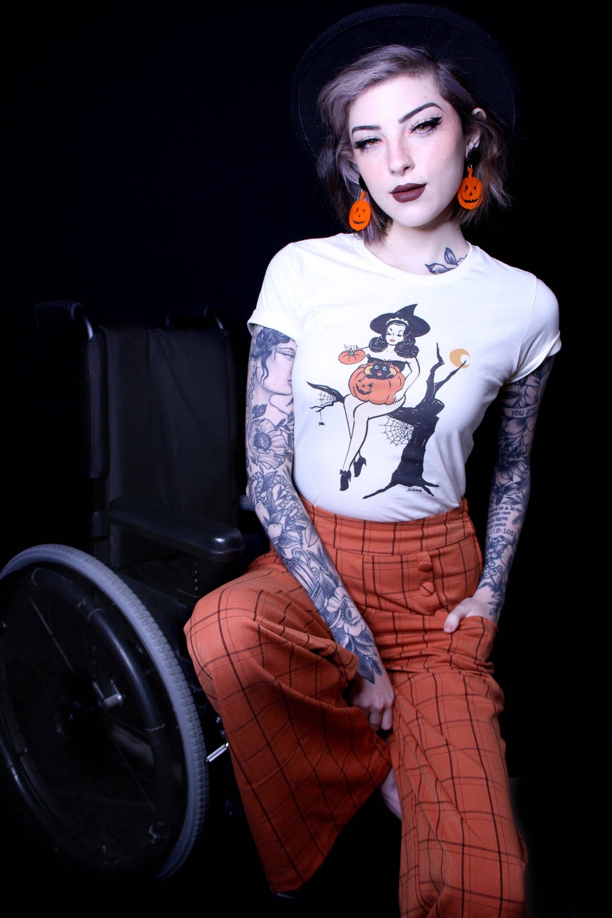 Boo Kitty Fitted Tee in Ivory