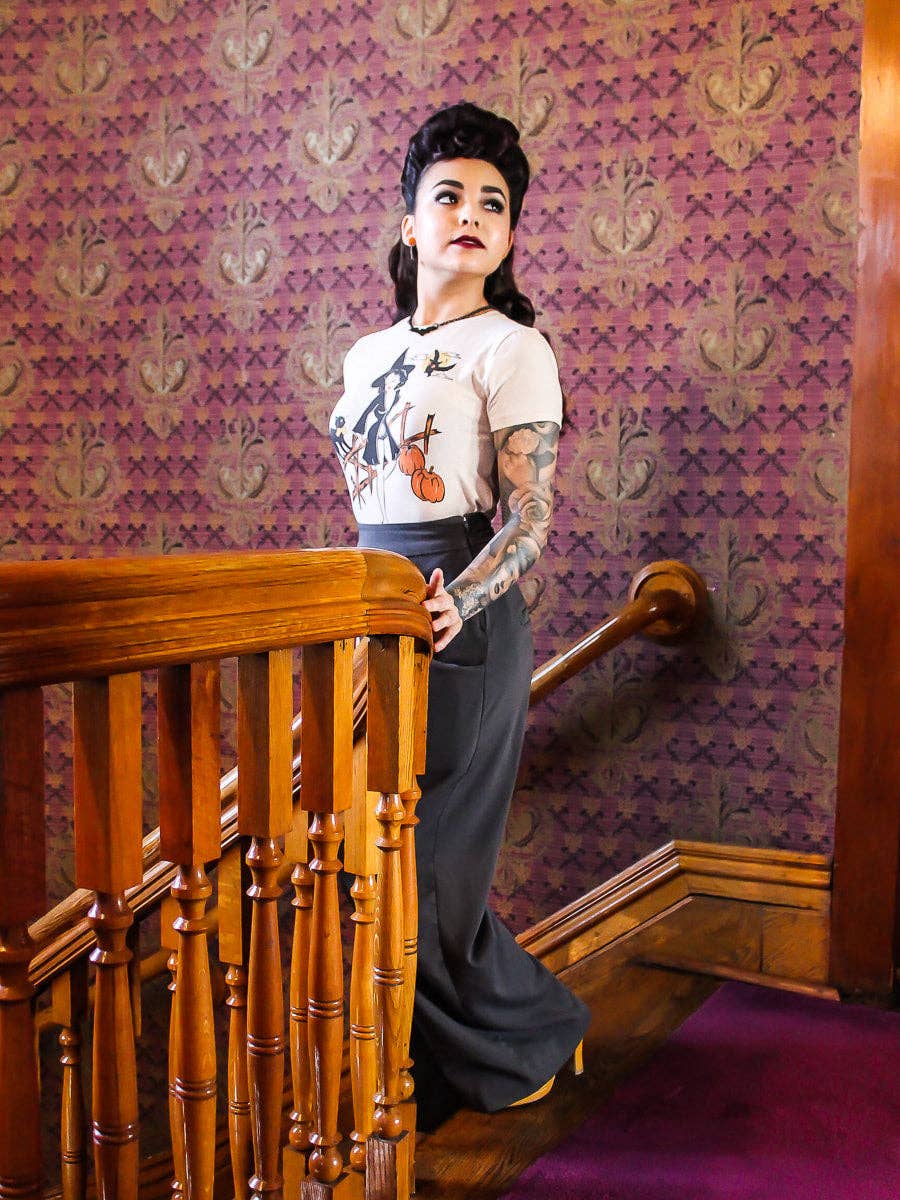 Spooky story Fitted Tee in Ivory