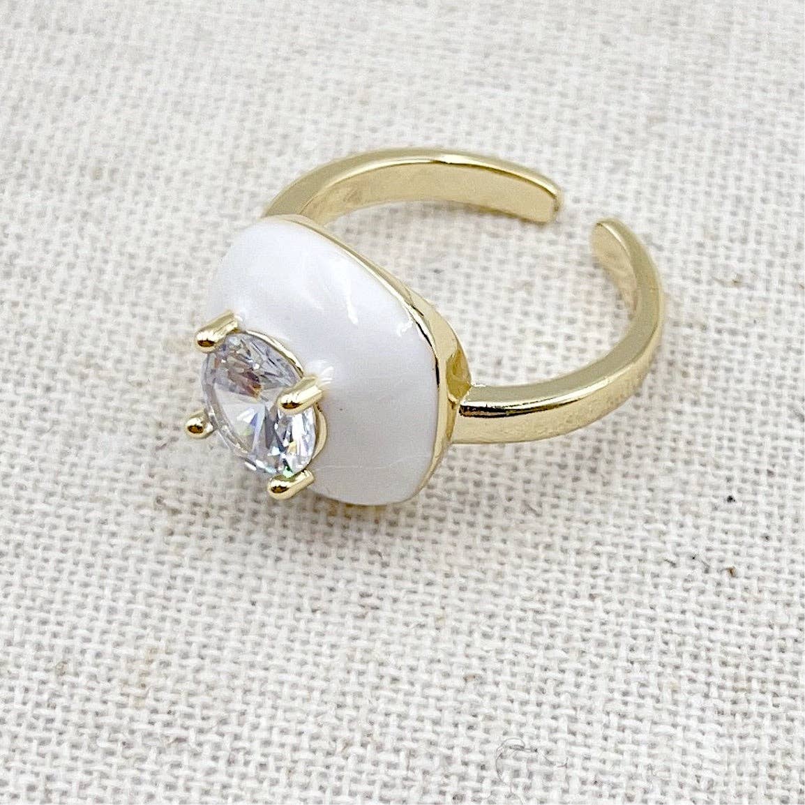 Emily White enamel one size