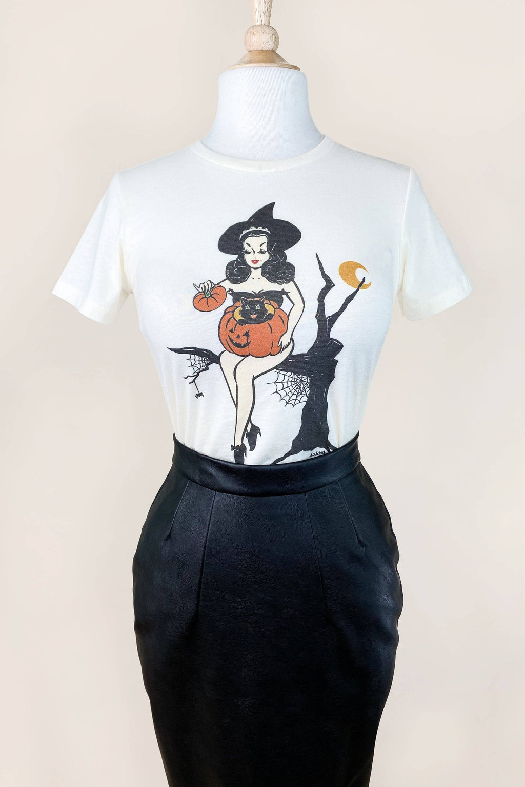Boo Kitty Fitted Tee in Ivory