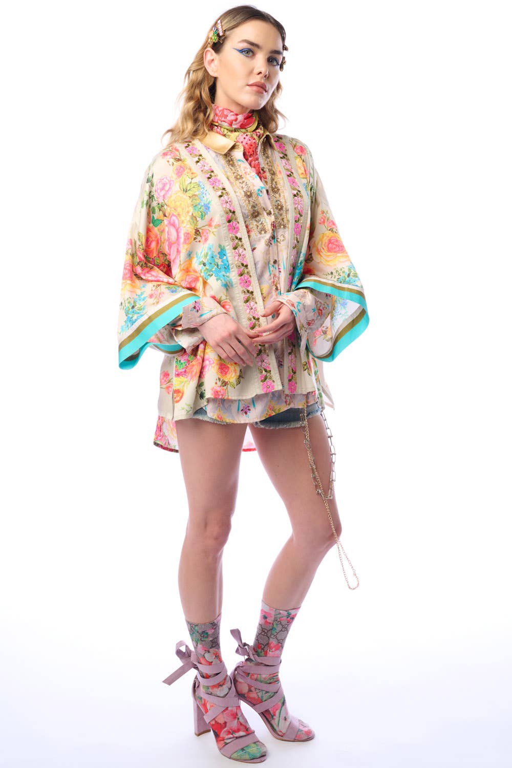 Aratta - Earth Angels Short Kimono | Printed Kimono | Sequin Trim
