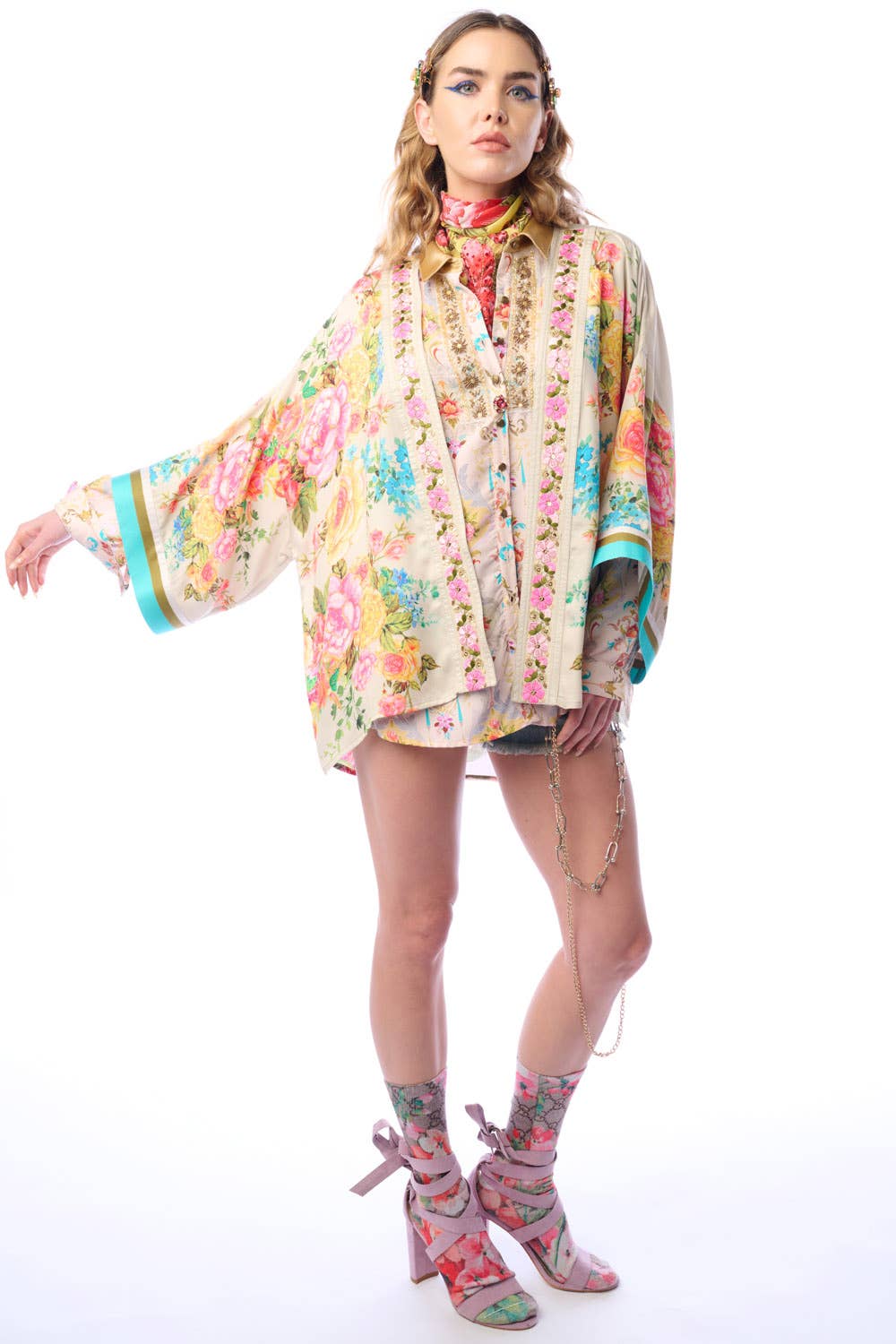Aratta - Earth Angels Short Kimono | Printed Kimono | Sequin Trim
