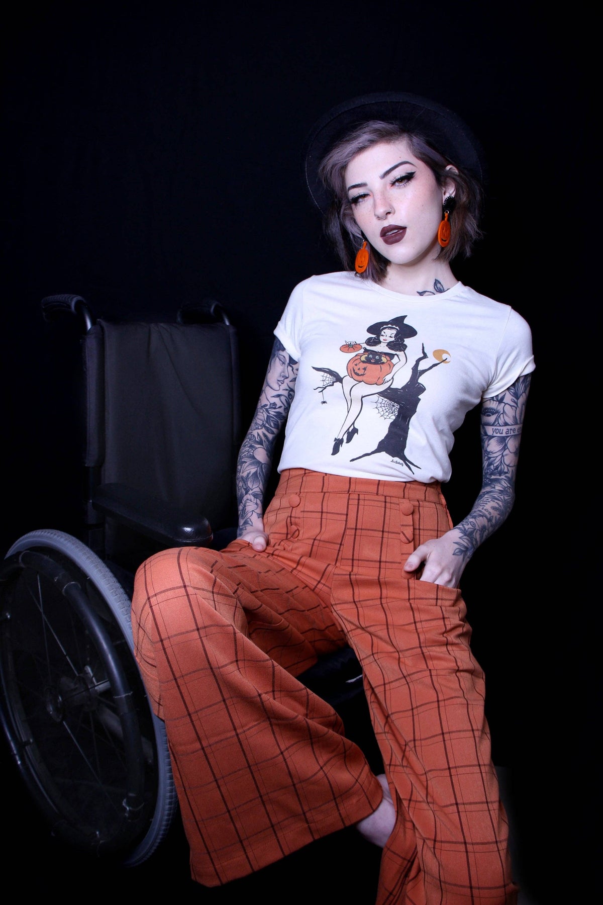 Boo Kitty Fitted Tee in Ivory