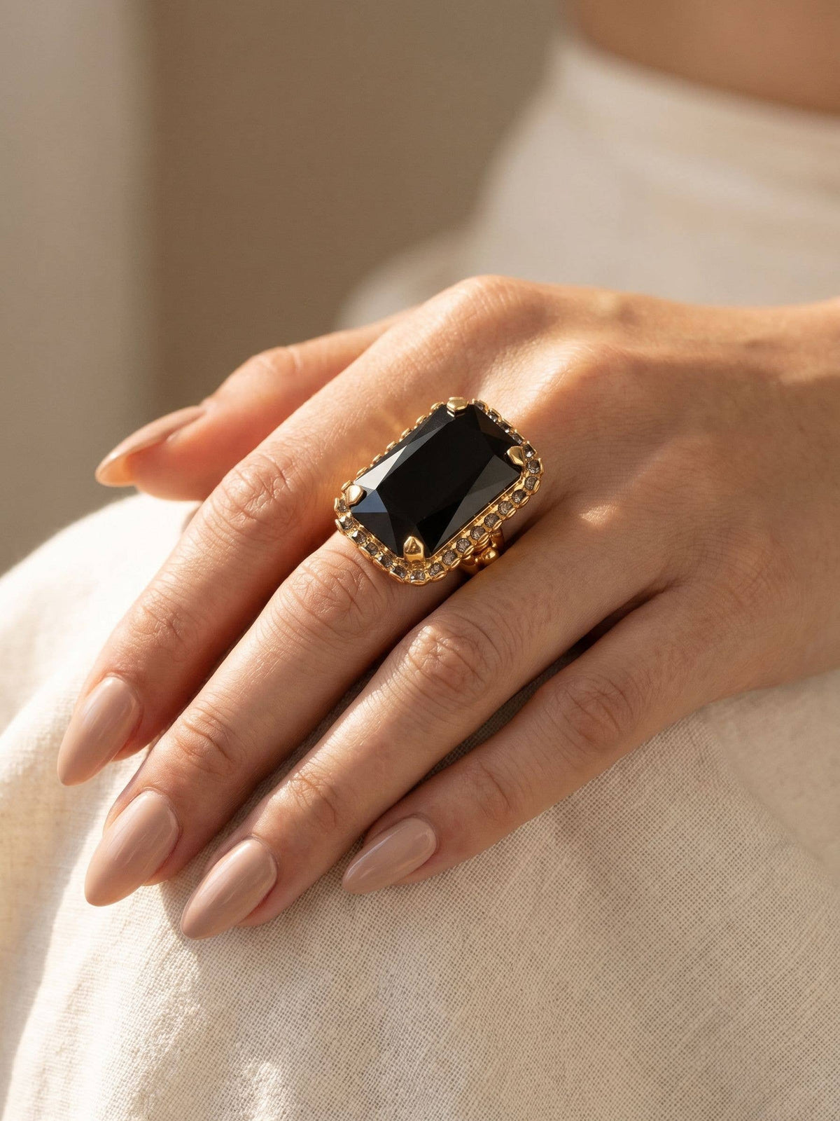 SORRELLI Luxurious Emerald-Cut Cocktail Ring