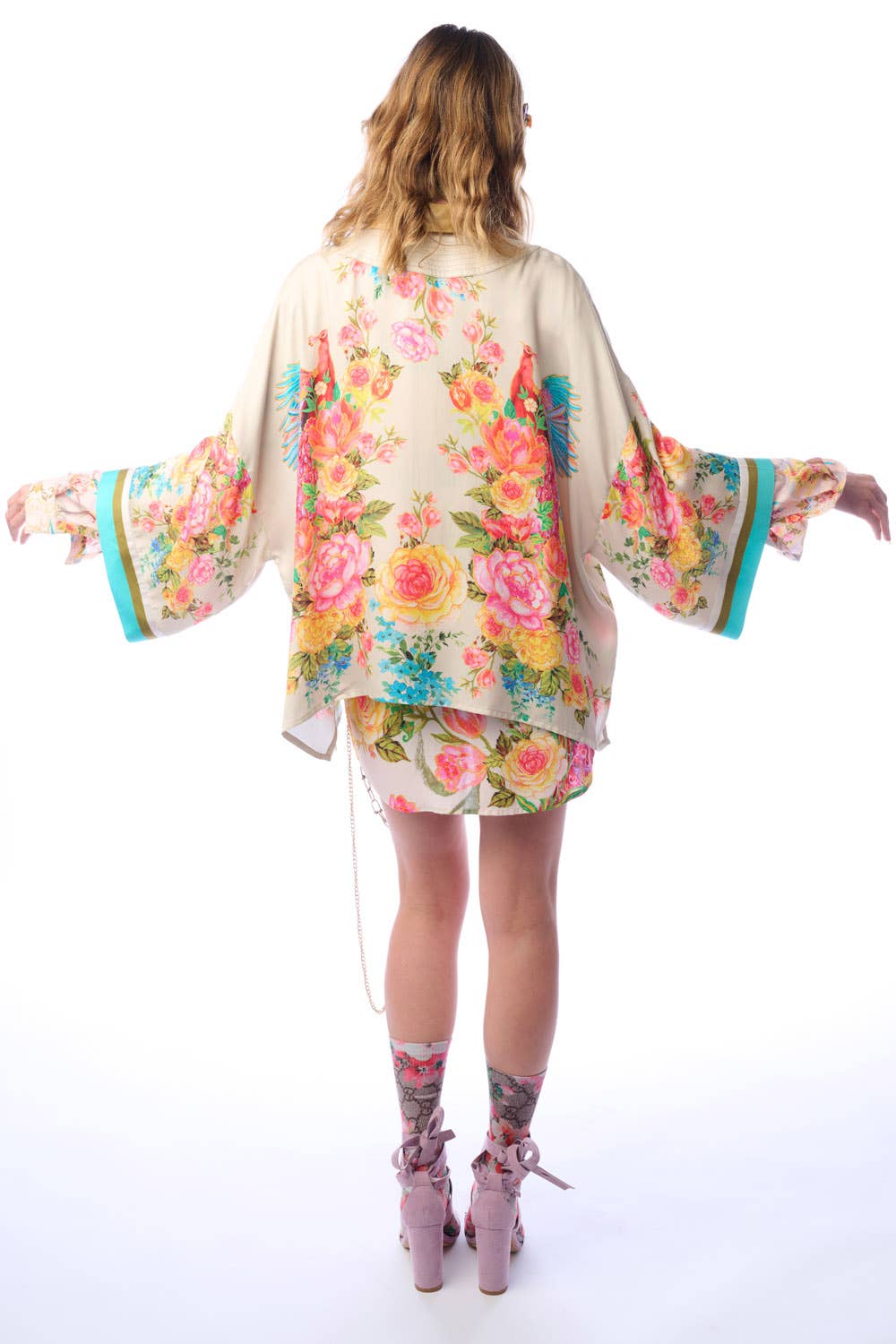 Aratta - Earth Angels Short Kimono | Printed Kimono | Sequin Trim
